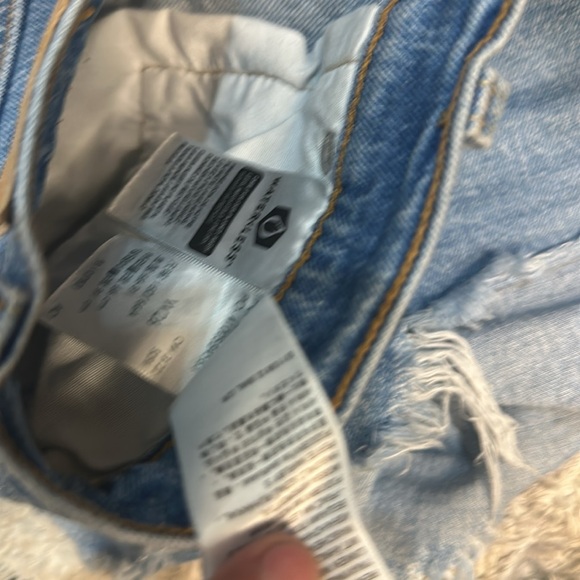 Levi’s - Picture 3 of 3